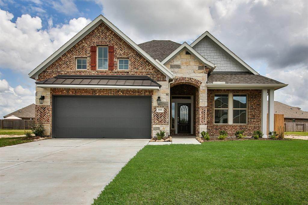 935 Fuchsia Drive - Photo 1