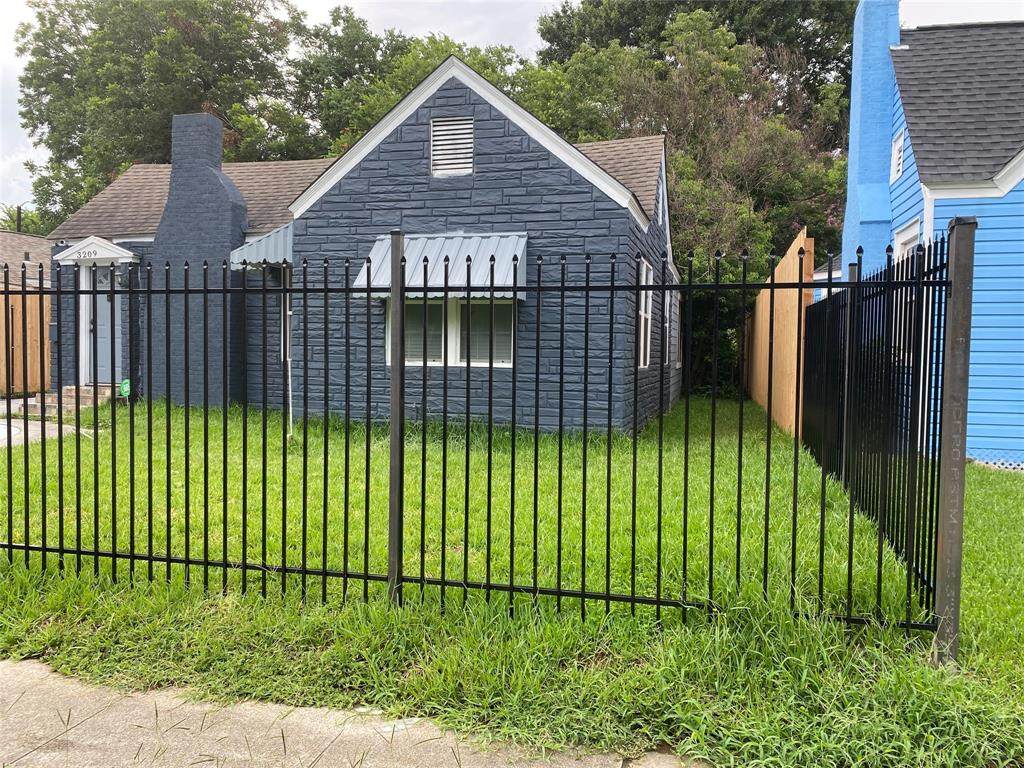 3209 Alabama Street - Photo 1