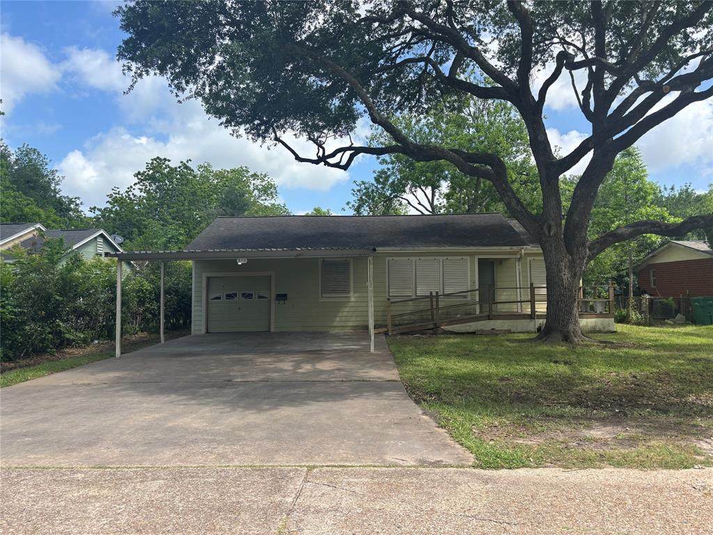 612 Honeysuckle Drive - Photo 1