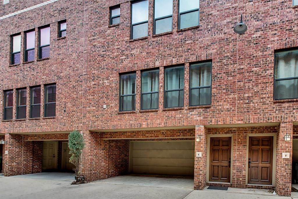 2424 Navigation Boulevard - Photo 1