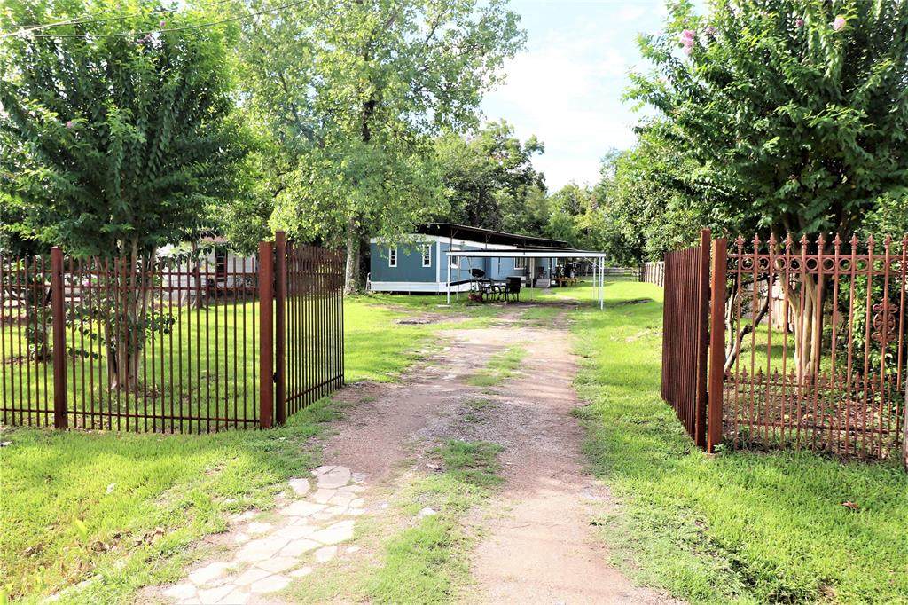 13218 Shelburne - Photo 1