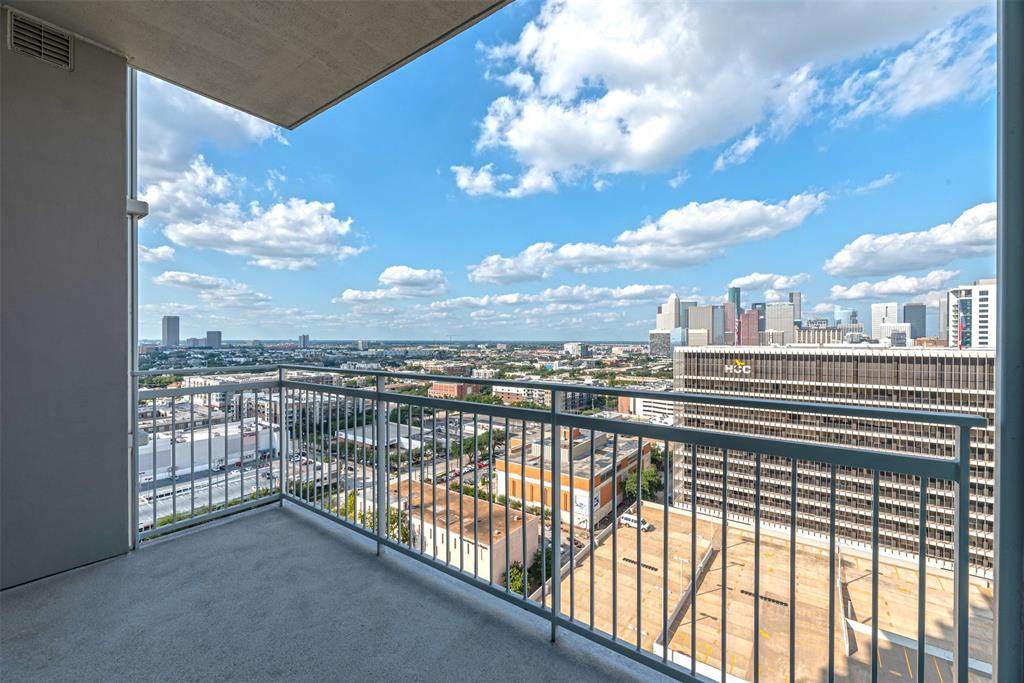 3300 Main - Photo 1
