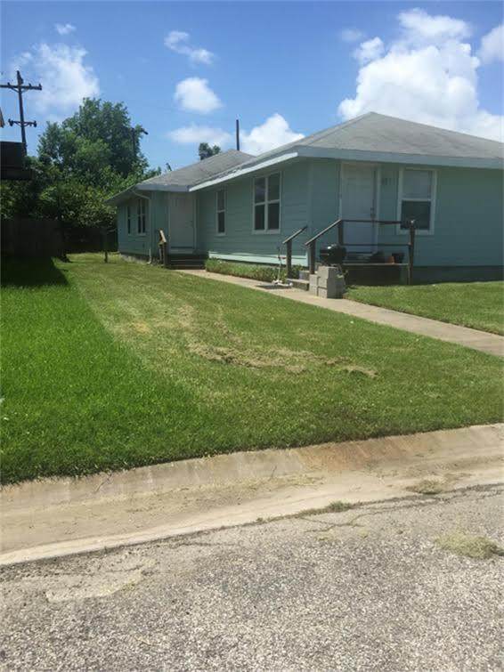 1619 Bayou Homes Drive - Photo 1
