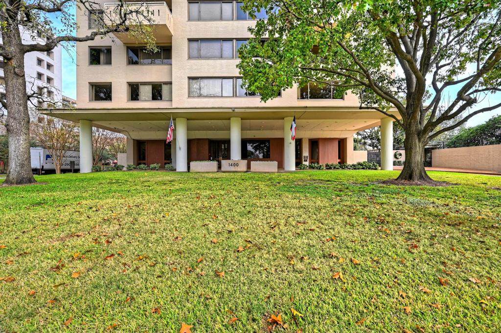 1400 Hermann Drive - Photo 1