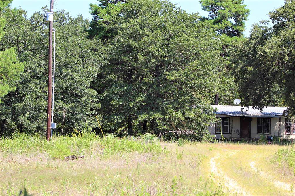 227 Private Road 7822 - Photo 1