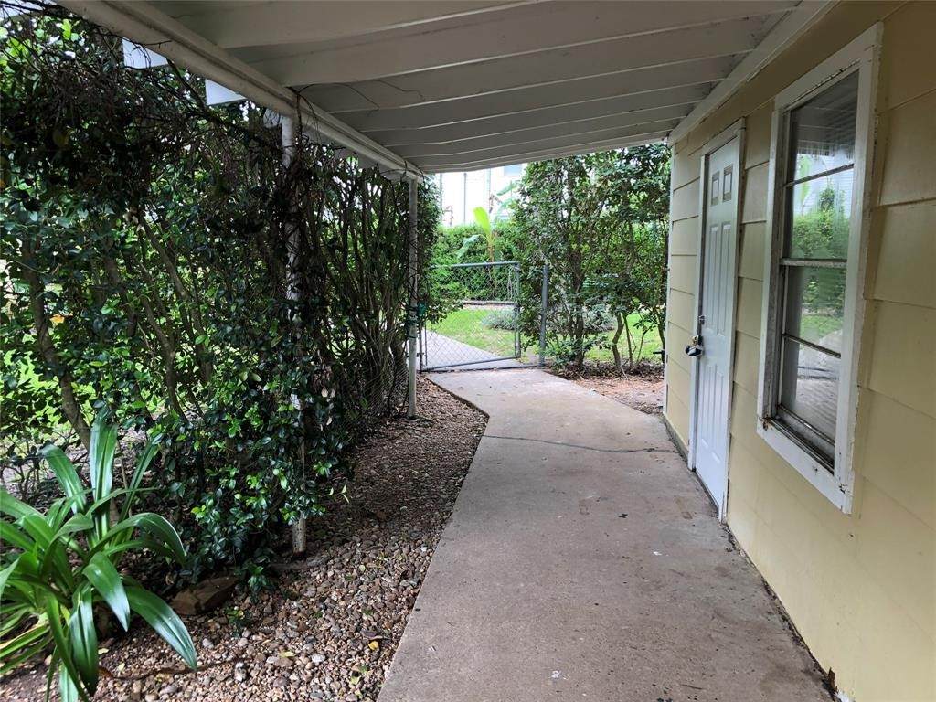 208 1/2 Avenue A - Photo 1