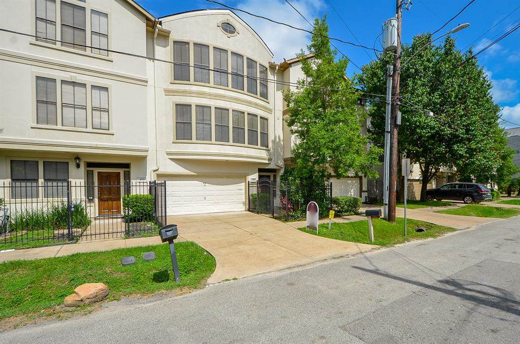 818 Reinicke Street - Photo 1