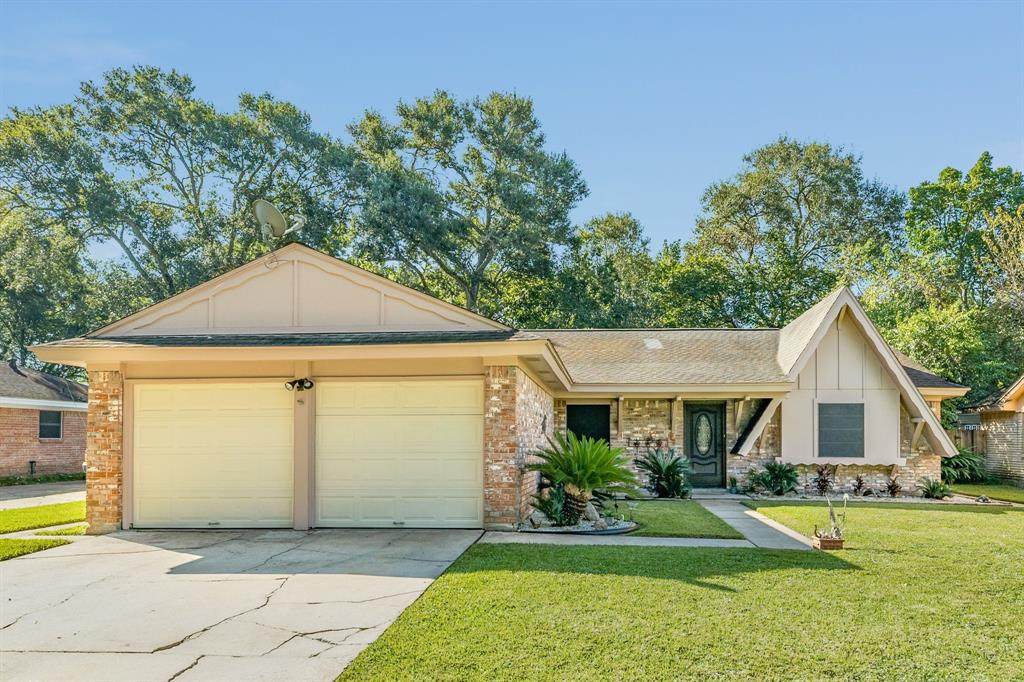 5220 Cottonwood Circle - Photo 1