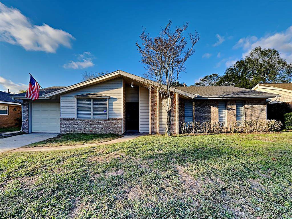 223 Crest Hill Drive - Photo 1