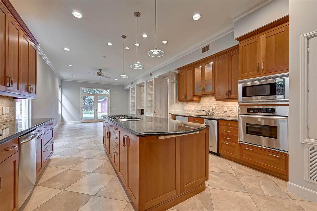 6413 Vanderbilt Street - Photo 1