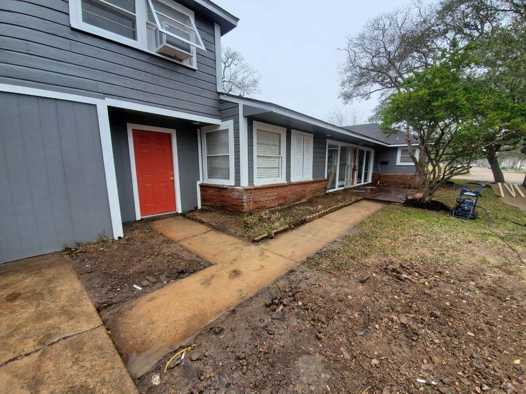 1003 7th Street - Photo 1