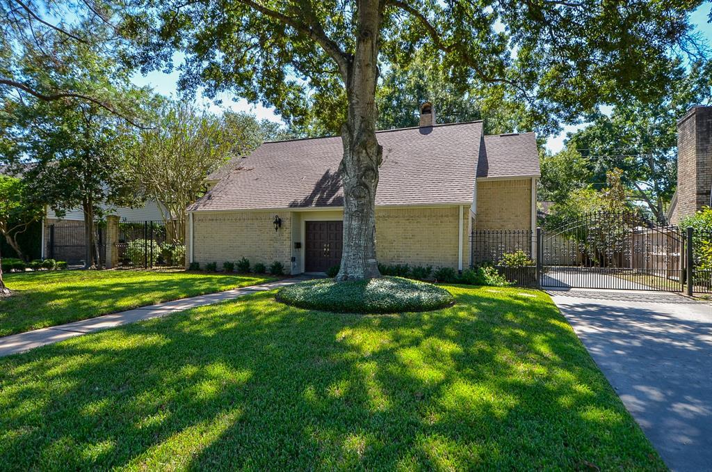 10219 Briar Forest Drive - Photo 1