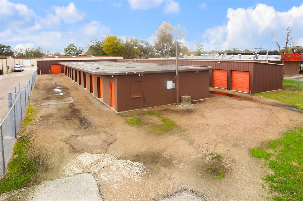2039 Pech Road - Photo 1