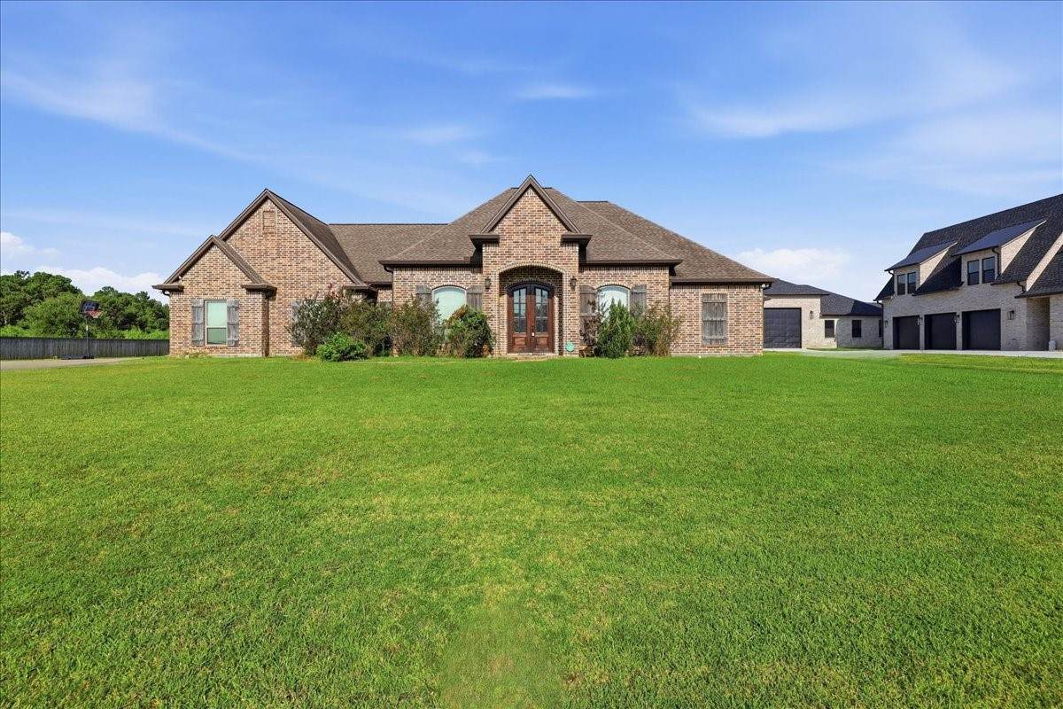 160 Colonial Estates Drive - Photo 1