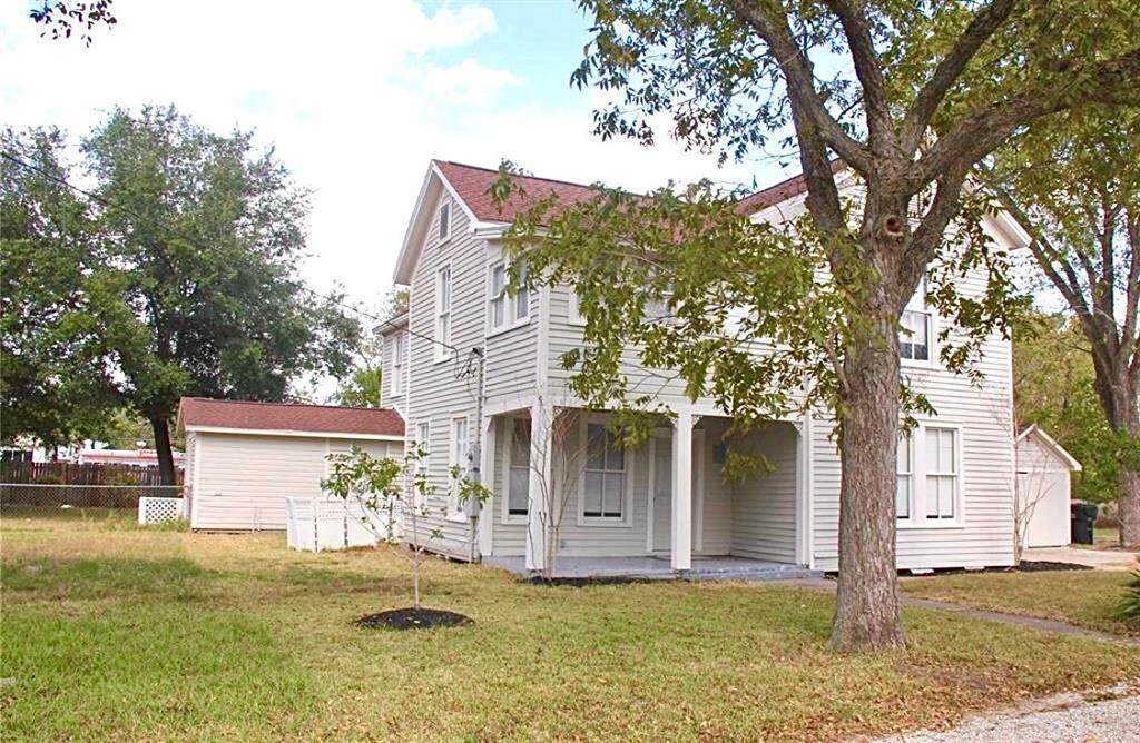 1007 5th Street - Photo 1