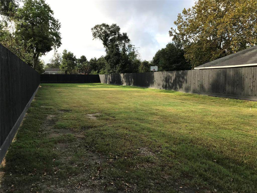 213 Sylvester Road - Photo 1