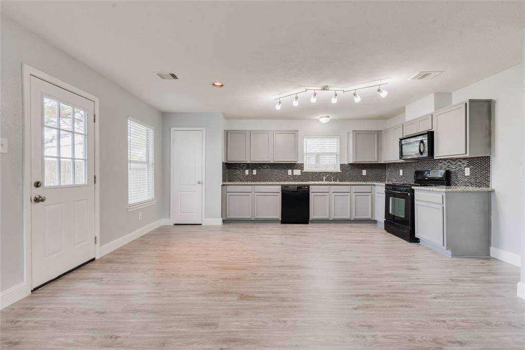 7818 Blue Wahoo Lane - Photo 1