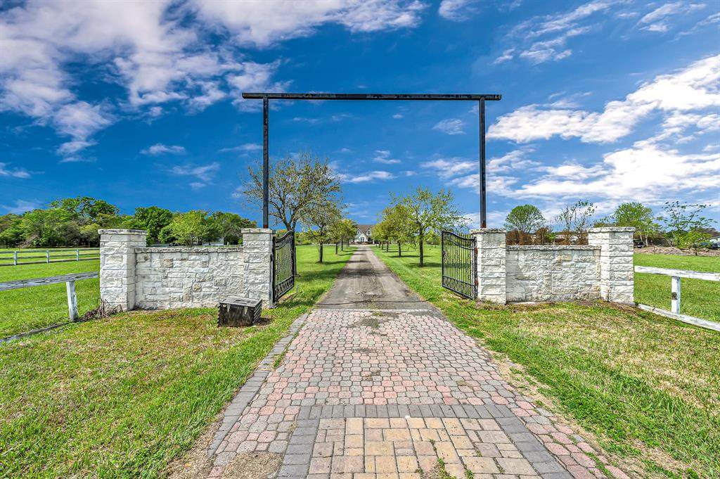 13634 Peters Road - Photo 1