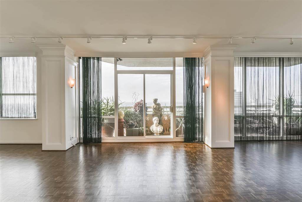 15 Greenway Plaza - Photo 1