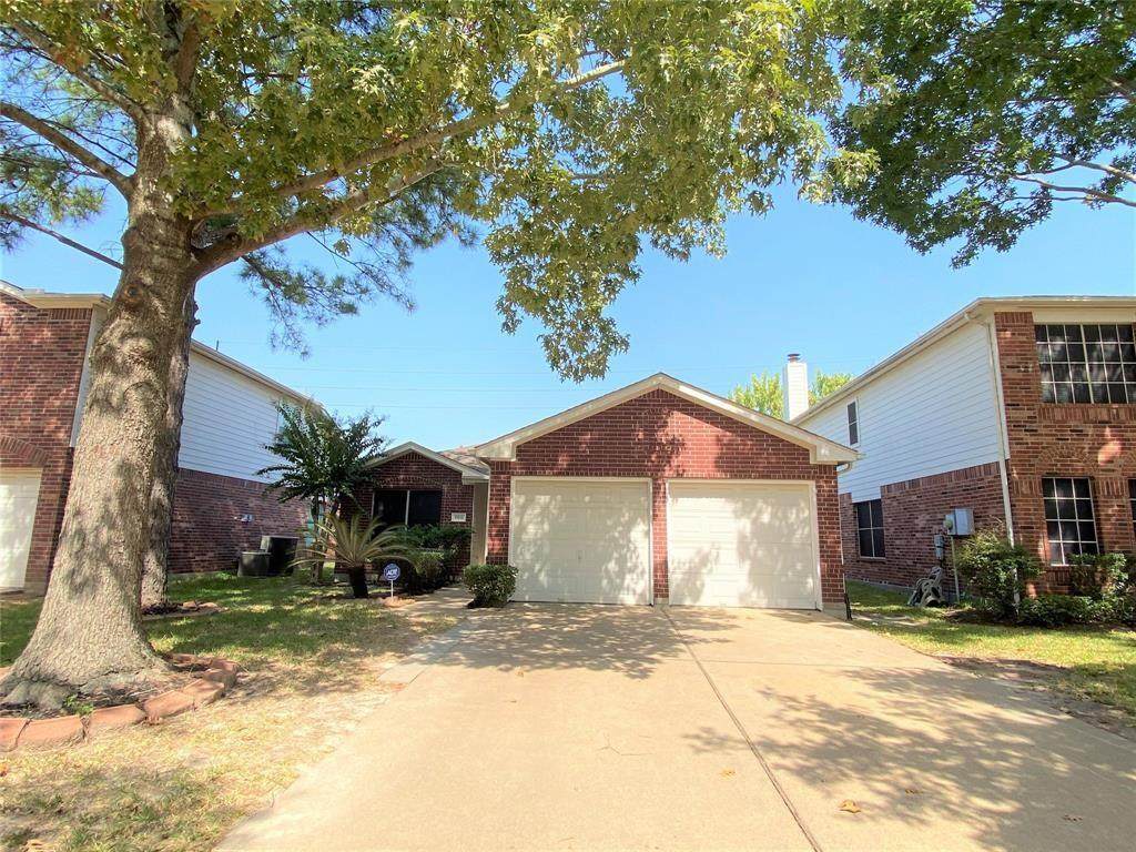 17618 Summit Canyon Drive - Photo 1