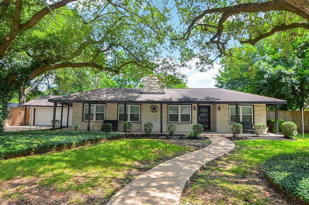 3814 Linkview Drive - Photo 1