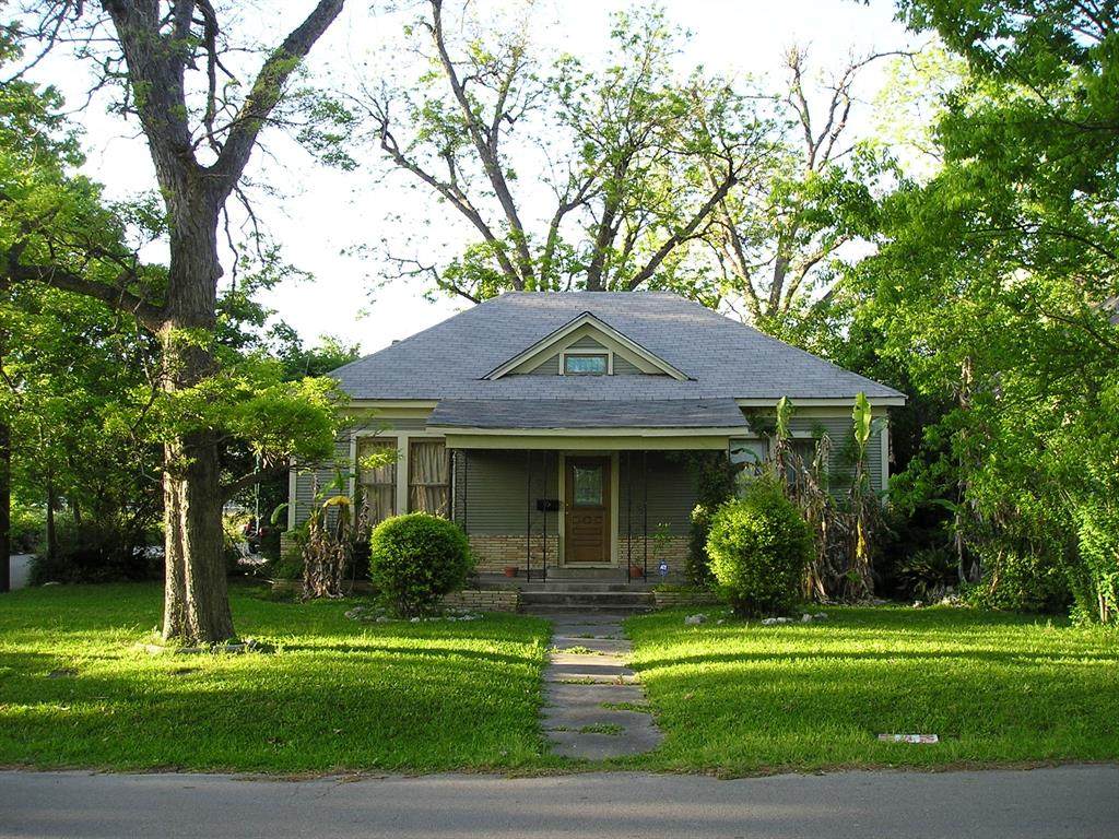 301 28th Street - Photo 1