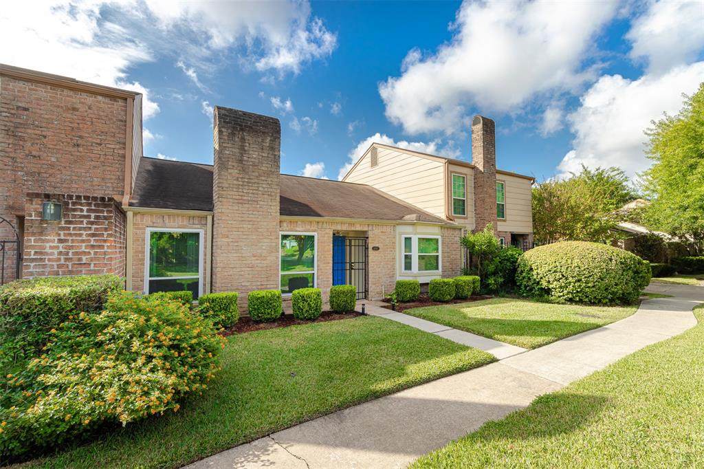 11913 Southlake Drive - Photo 1
