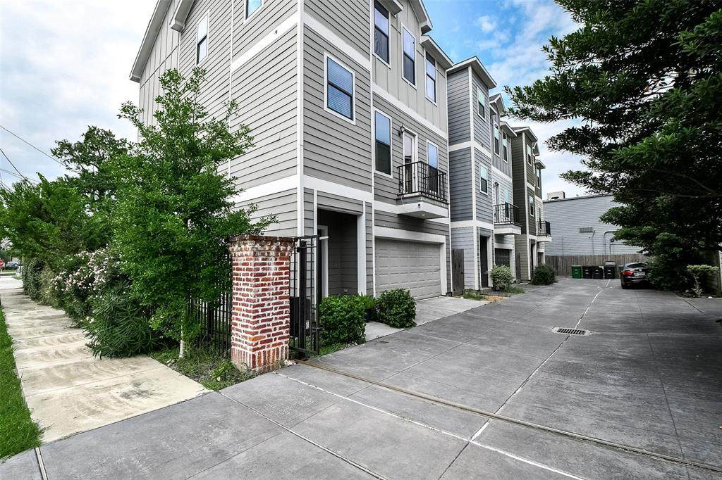 4700 Maxie Street - Photo 1