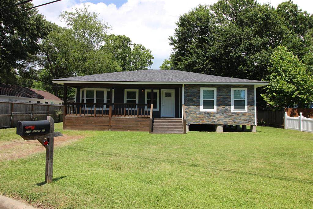 207 Baker Drive - Photo 1