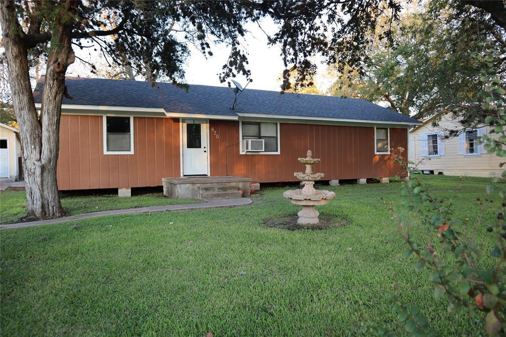 620 Railroad Street - Photo 1