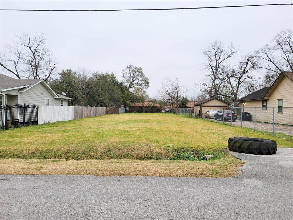 3902 Kashmere Street - Photo 1