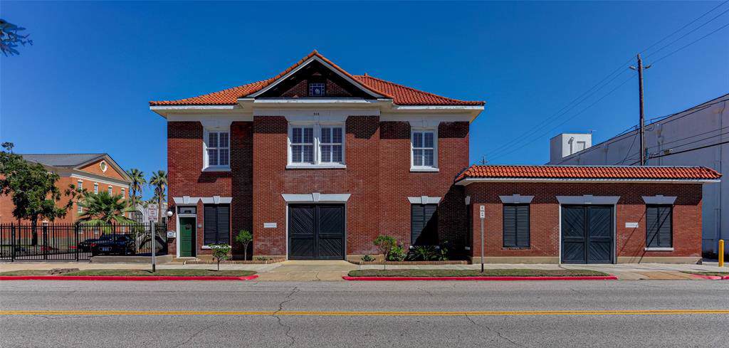 908 23rd Street - Photo 1