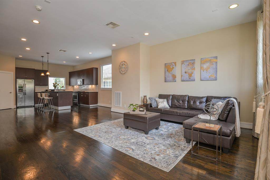 4723 Caroline Street - Photo 1