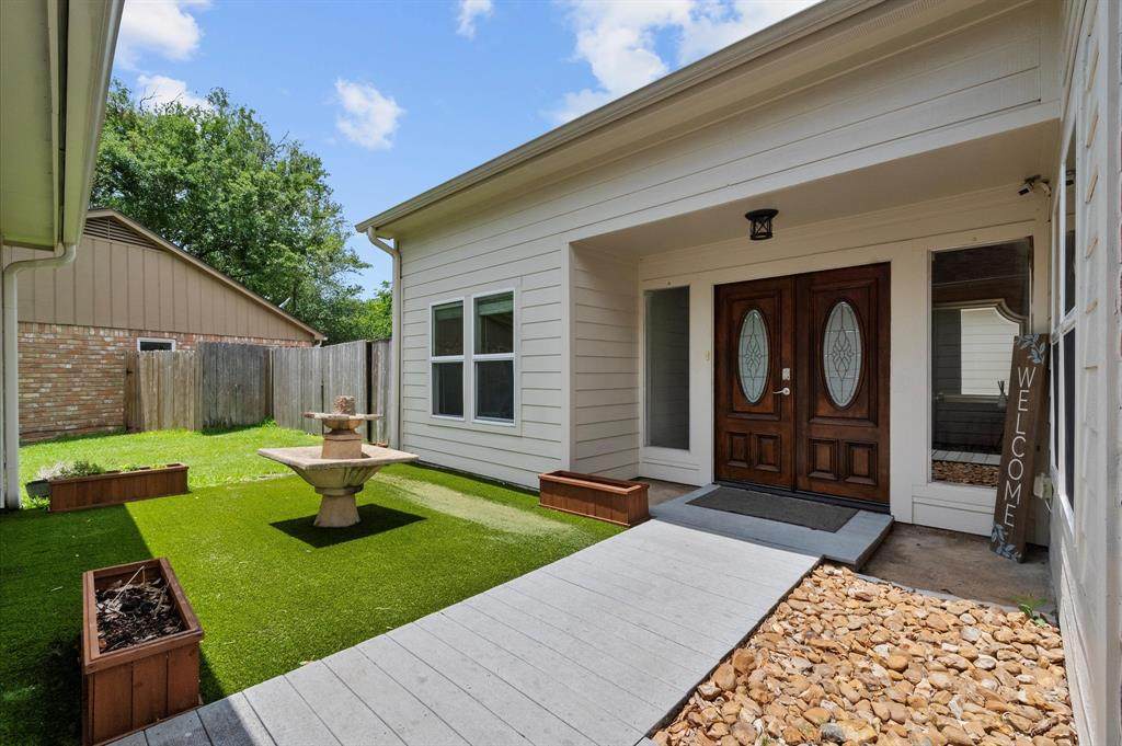 706 Geronimo Court - Photo 1