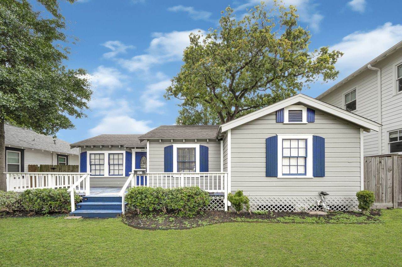 541 18th Street - Photo 1
