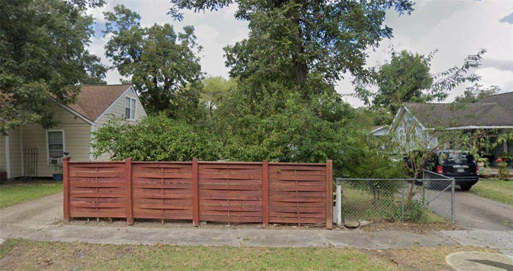 7039 Moss Rose Street - Photo 1