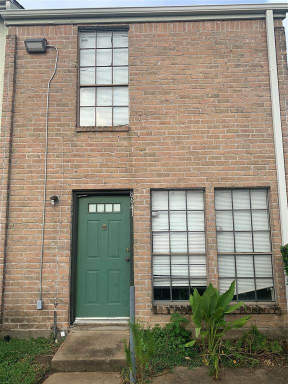 8641 Victorian Village Drive - Photo 1