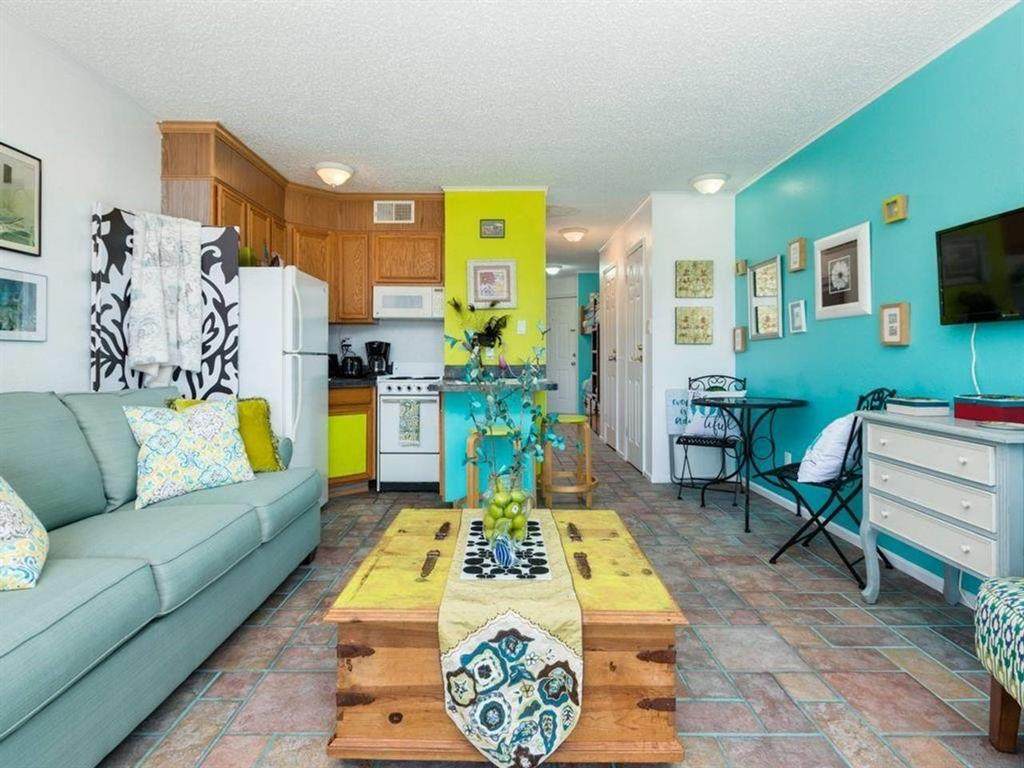 6102 Seawall Boulevard - Photo 1