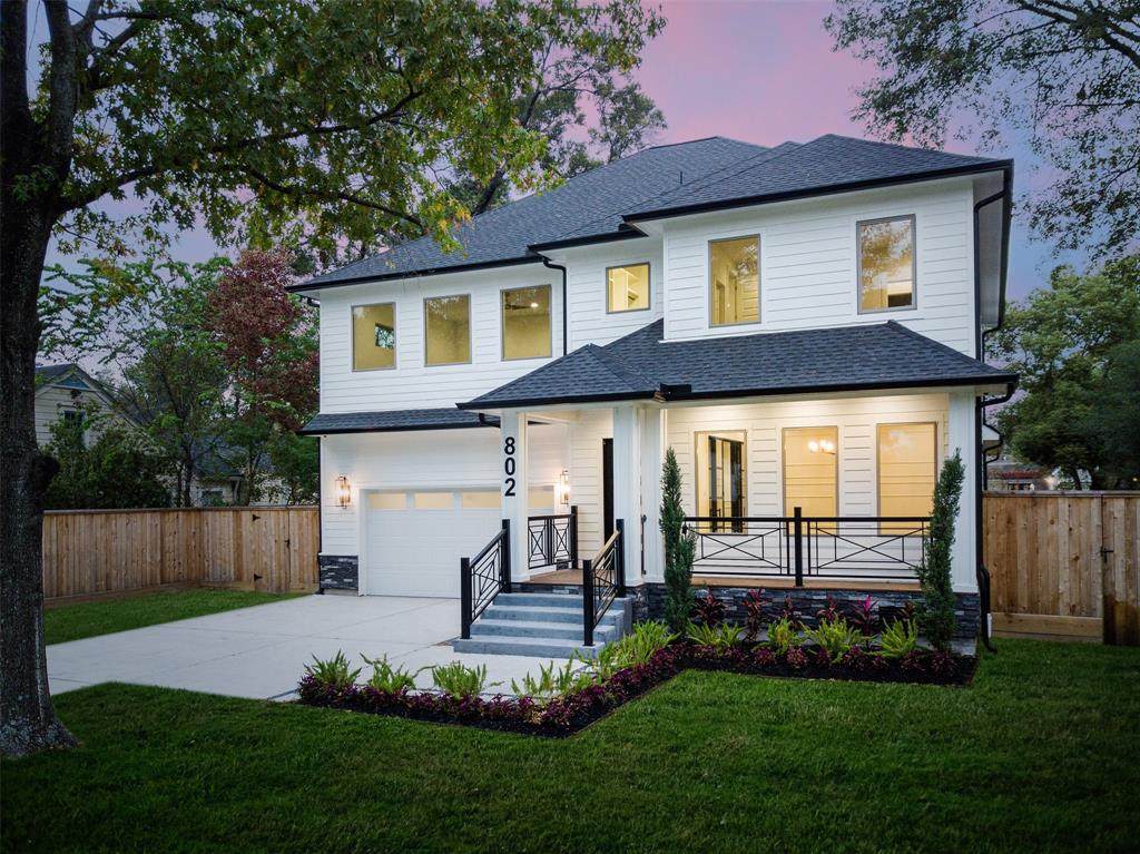 802 30th Street - Photo 1