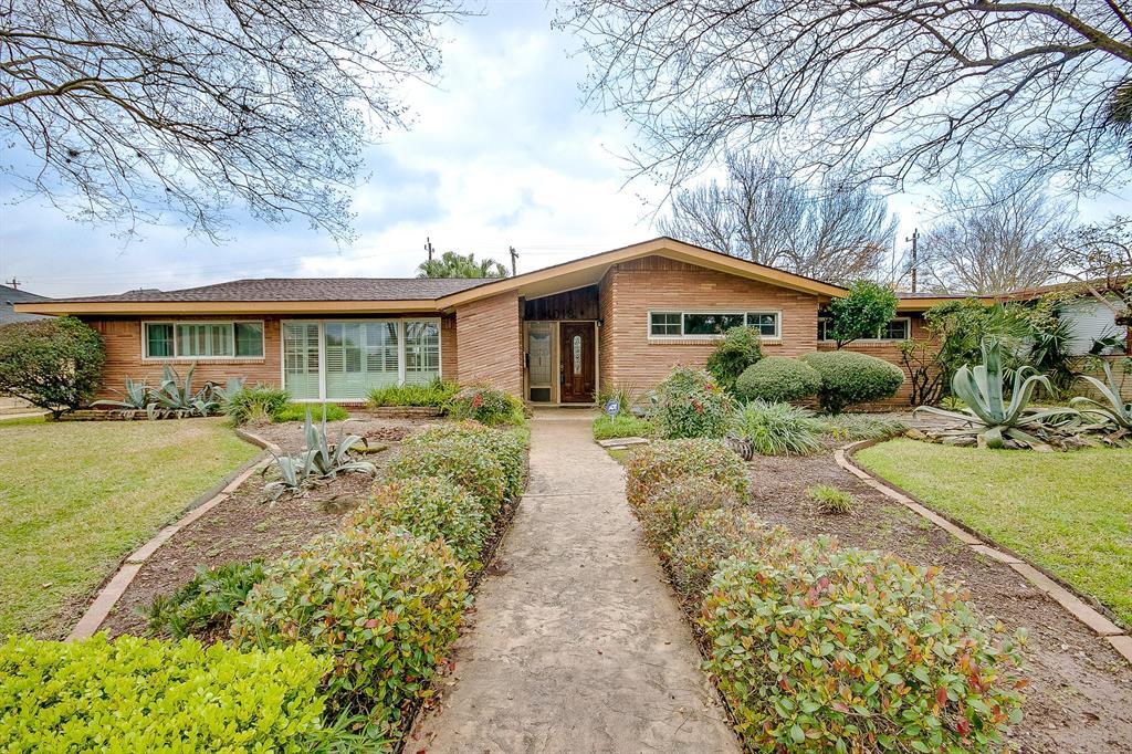 4018 Martinshire Drive - Photo 1