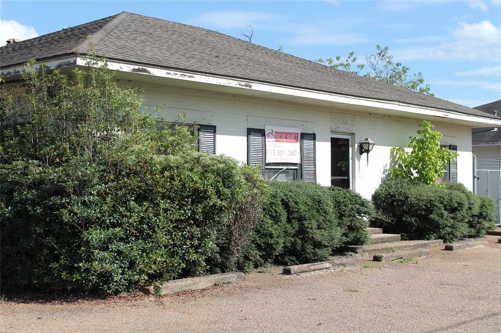 403 Magnolia St - Photo 1