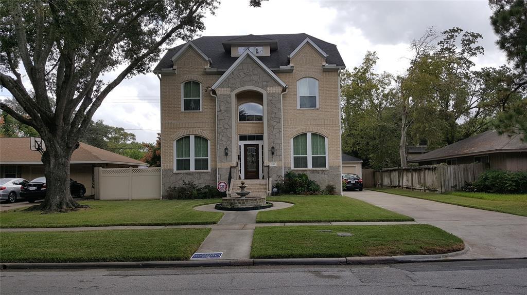 5105 Maple Street - Photo 1