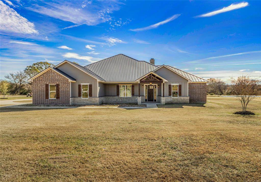 1881 Valley View - Photo 1