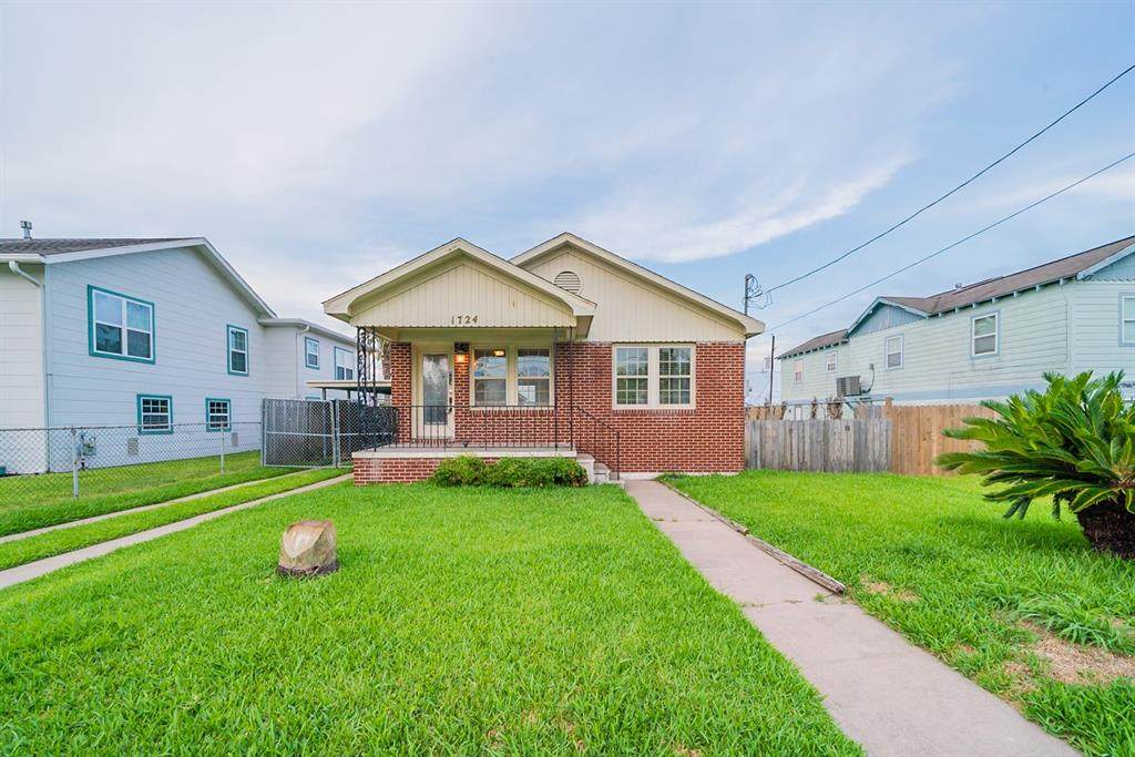 1724 Biovu Drive - Photo 1