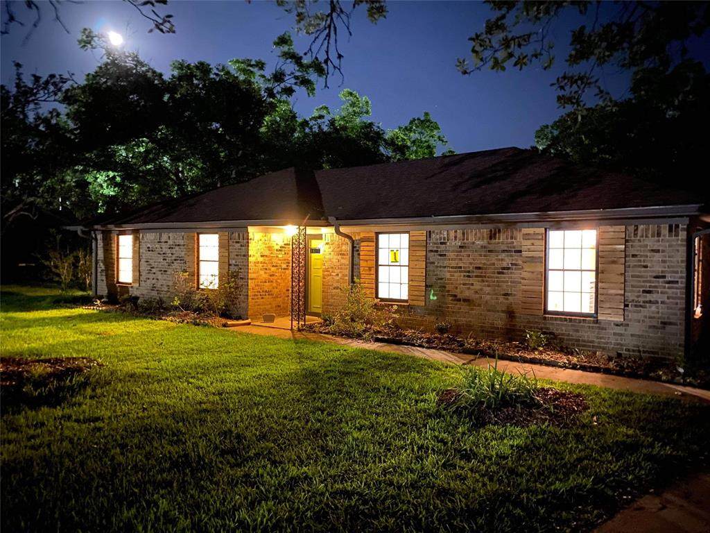 1611 Sealy Street - Photo 1 1611 Sealy Street - Photo 1