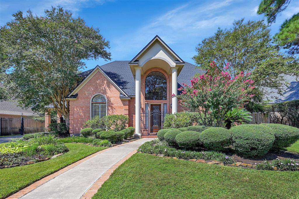 24619 Kingscrest Circle - Photo 1