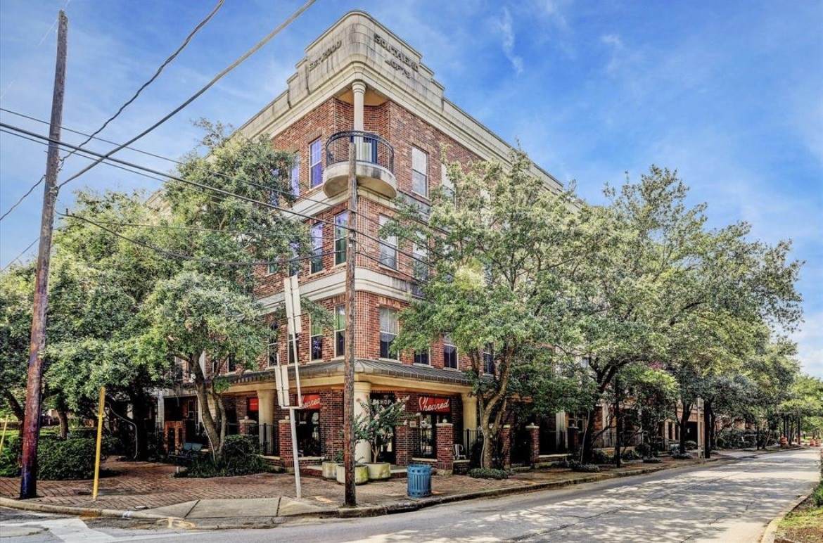 1618 Elgin Street - Photo 1