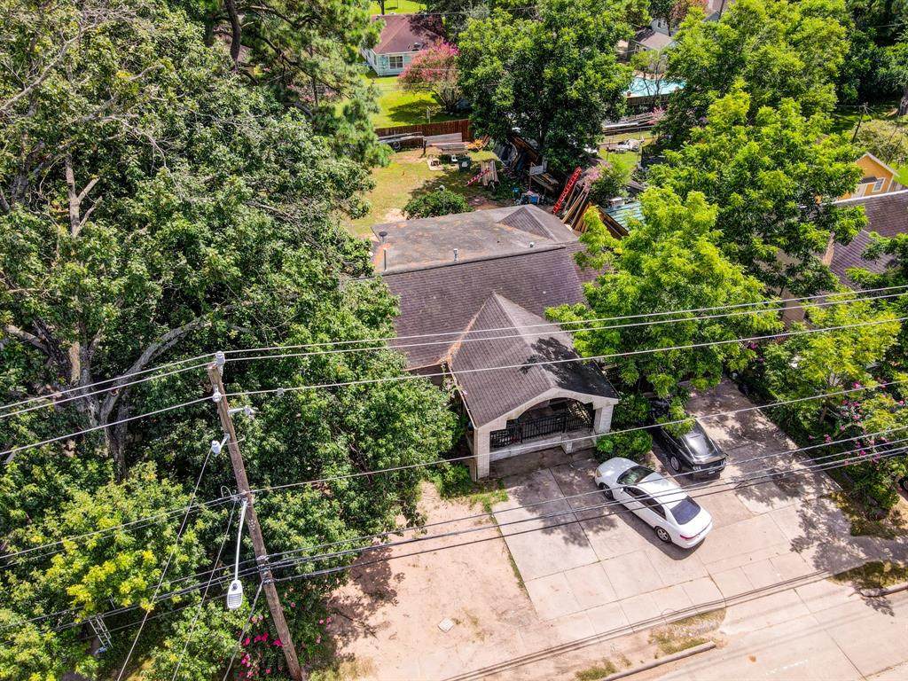 809 34th Street - Photo 1