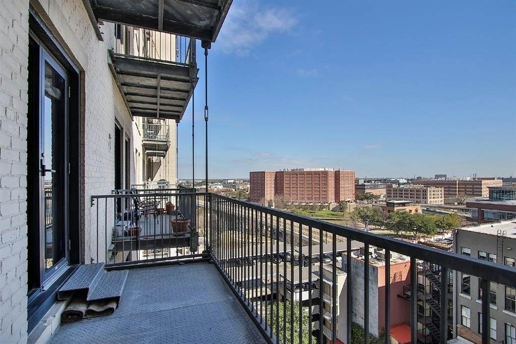 915 Franklin Street - Photo 1