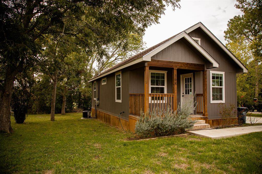 208 Joseph - Photo 1